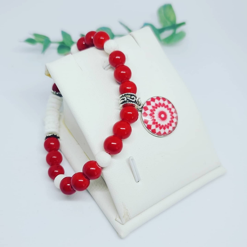 Coral imitation and Sea Shell bracelet with charm